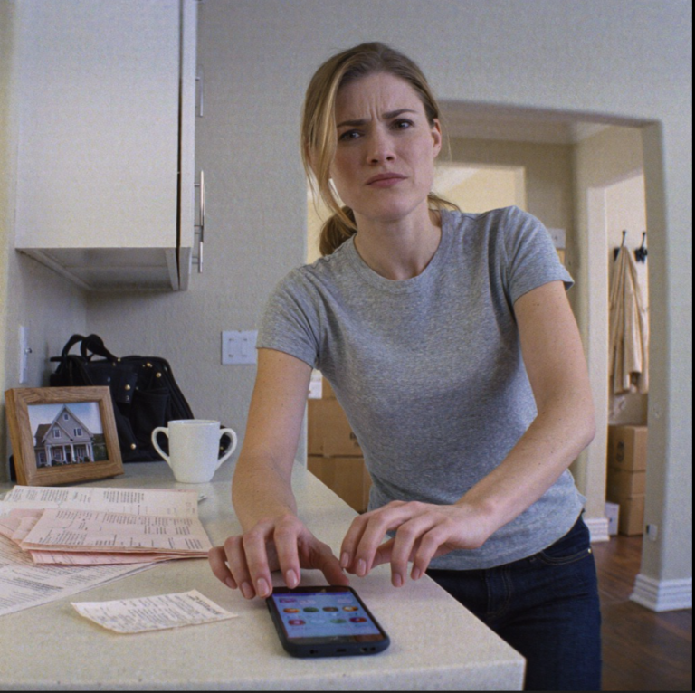 Mes parents ont offert à ma sœur la maison qu’elle « méritait », puis m’ont envoyé un SMS pour que je paie le crédit immobilier. J’ai répondu…