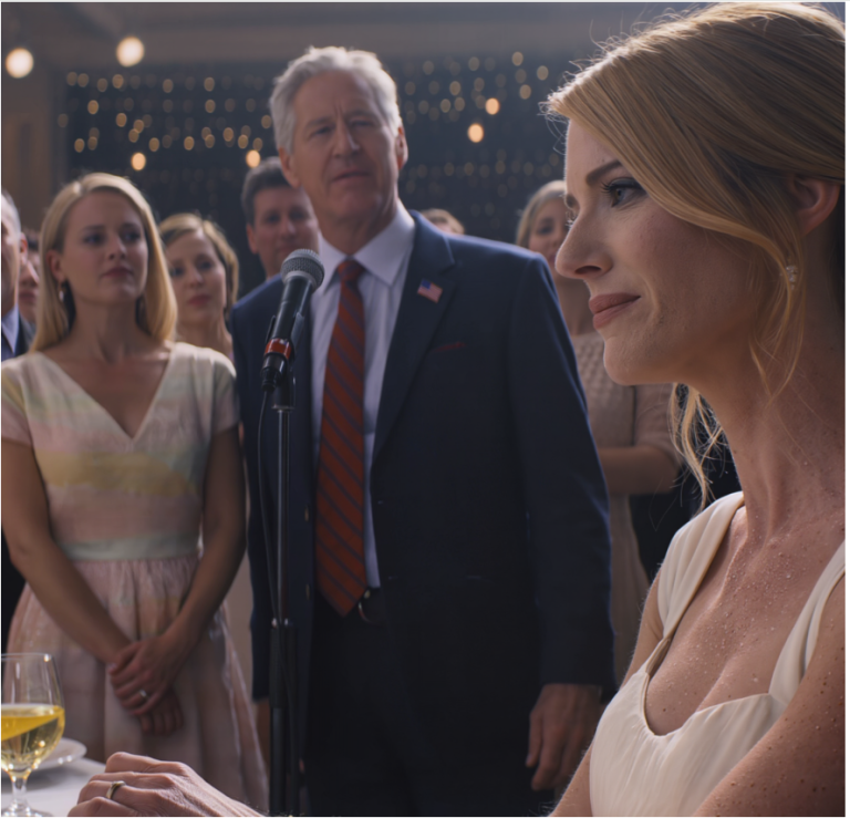 Mon père a épousé une femme plus jeune que moi et m'a demandé de la présenter comme ma mère à mon mariage. Comme j'ai refusé, il l'a fait quand même pendant son discours et tout le monde a ri. Maintenant, il me demande de l'aide et veut que je le défende.