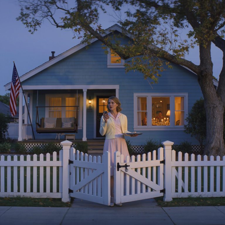J’ai enfin acheté la maison de mes rêves et j’ai invité ma famille à la visiter. Aucun d’eux n’est venu, ils ont tous trouvé des excuses. Alors que j’étais seule à déballer mes cartons, mon père m’a envoyé un texto : “Il faut qu’on parle de la maison”. Mais ma réponse… »« J’ai enfin acheté la maison de mes rêves et j’ai invité ma famille à la visiter. Aucun d’eux n’est venu, ils ont tous trouvé des excuses. Alors que j’étais seule à déballer mes cartons, mon père m’a envoyé un texto : “Il faut qu’on parle de la maison”. Mais ma réponse…