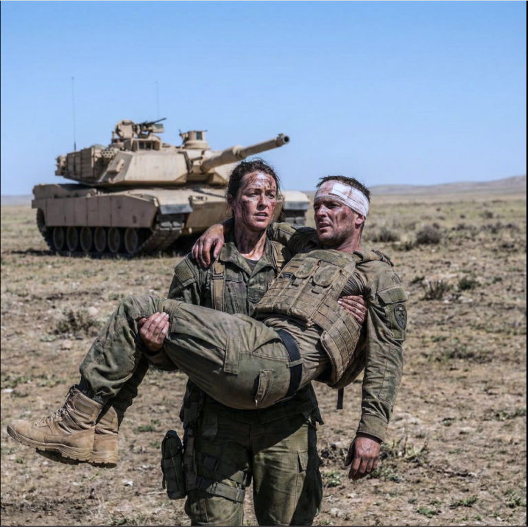 Ils ont pris son commandant en otage — Elle est partie seule derrière les lignes ennemies pour arrêter le massacre