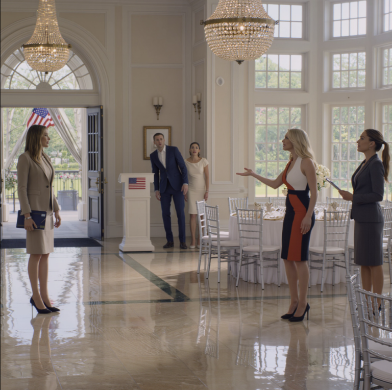 « Tes enfants ne sont pas invités », a dit ma sœur pendant le dîner. « On veut quelque chose de chic. » Mes enfants sont restés silencieux, et je n'ai pas discuté. J'ai simplement pris mon téléphone et envoyé un SMS à l'organisatrice de mariage avec qui je travaillais depuis des années : « Une petite question : tu te souviens qui t'a recommandée ? » Le lendemain matin, la réunion de planification de ma sœur a été annulée à la dernière minute. Et maintenant, elle cherche désespérément à comprendre pourquoi…