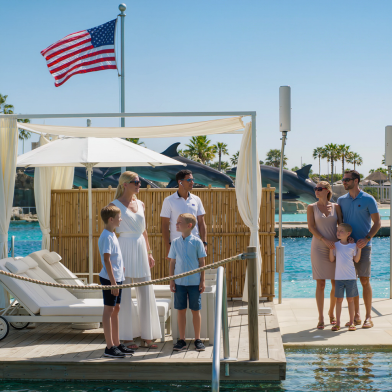 « Ton fils ne sera pas à sa place à SeaWorld », m'a texté ma sœur. « Nos enfants ont préparé ça depuis des mois, le tien n'a tout simplement pas sa place. » Pendant ce temps, mon fils se levait avant l'aube pour distribuer les journaux, économisant chaque centime comme si sa vie en dépendait. J'ai dévisagé son message, ravalé ma colère et répondu : « J'ai compris. » Puis j'ai réservé l'expérience VIP ultime : 25 000 $. Et quand ils ont vu ce qui attendait mon fils… leurs sourires se sont effacés.