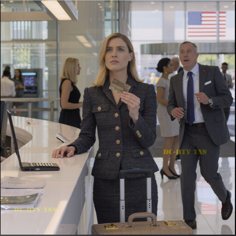 Après que mon mari m'a mise à la porte, j'ai utilisé l'ancienne carte de mon père. Le directeur de la banque a été pétrifié en voyant cela…